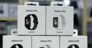 Read more about the article Samsung Galaxy Fit3 Price Revealed : Retail Boxes Spotted in a store