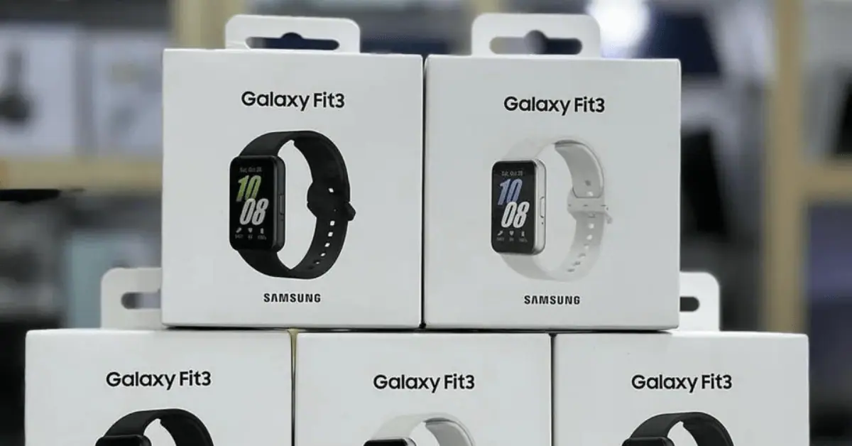 You are currently viewing Samsung Galaxy Fit3 Price Revealed : Retail Boxes Spotted in a store