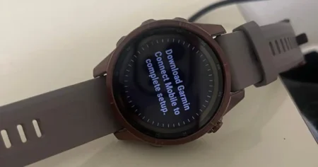 Garmin Fenix 7 Beta 20.21 update screen showing new fixes and performance improvements.