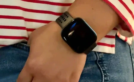 Amazfit Bip 6 Update 3.0.8.3 showing improved syncing and smoother performance on smartwatch display