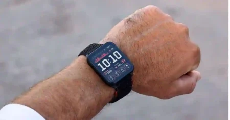 Garmin Venu X1 smartwatch showing update screen for Beta version 12.63 with battery and altitude fixes